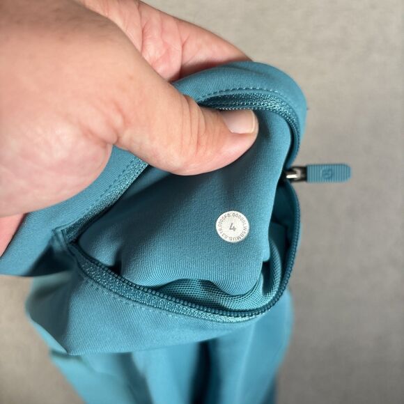 Lululemon Speed Up Tight‎ Women’s Size 4 Luxtreme Ice Cave Blue Pockets Yoga - Picture 10 of 11
